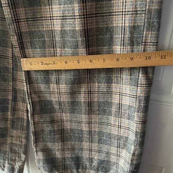 ✨3/$30 AE Tall Wide Leg Brown Plaid Pants - Picture 8 of 10